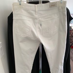 White Levi’s Jeans